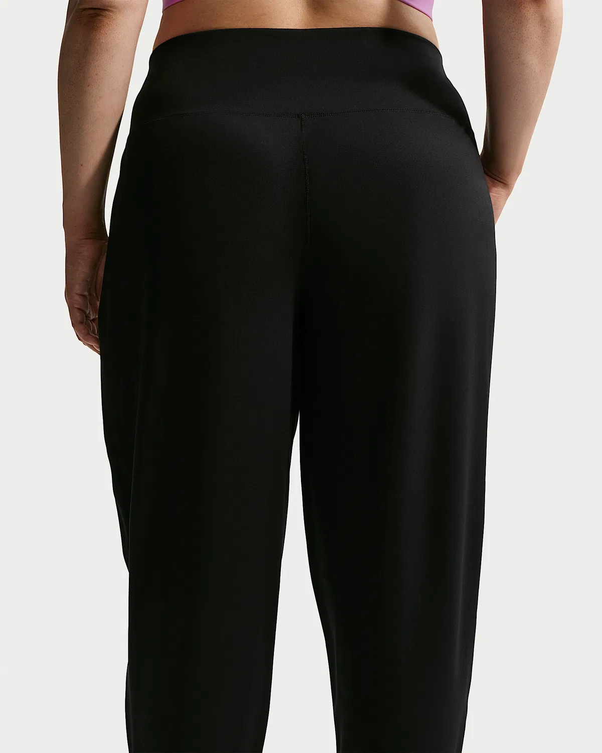 Женские утепленные джоггеры с высокой посадкой Nike One (Plus Size), Black/White — фото 3