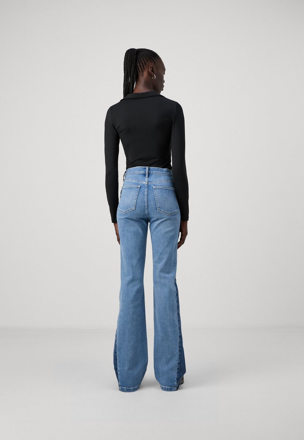 

Расклешенные джинсы 70S GAP, синие джинсы