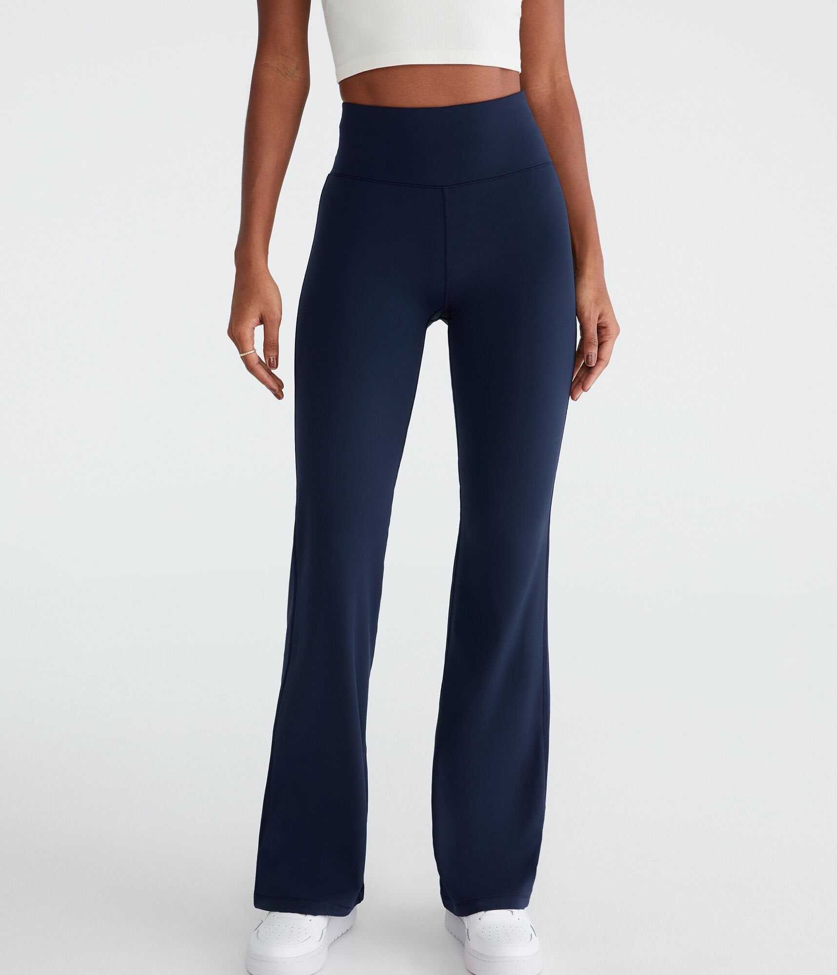 

Aeropostale Curvy Air Soft ультра-высокие расклешенные леггинсы, цвет navy 402