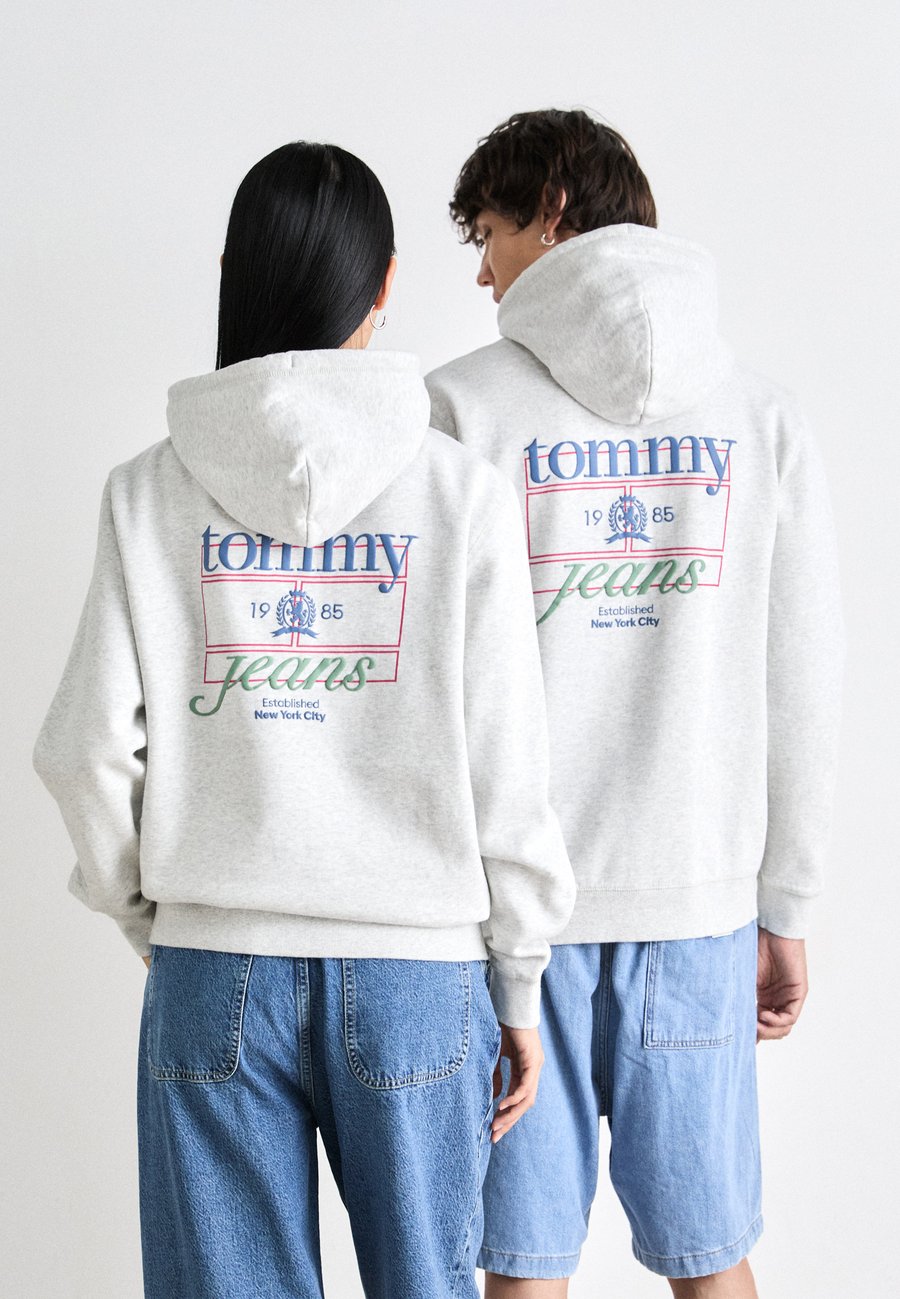

Толстовка Tommy Jeans WASHED CREST PLAY HOOD, Light Grey Heather/Grey