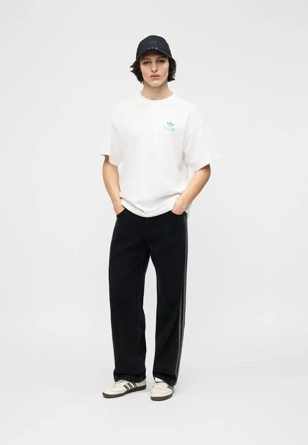Футболка унисекс с принтом в виде маринованных огурцов Adidas Originals, Core White