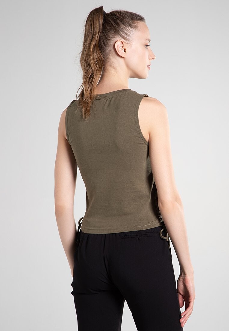 

Топ Urban Classics, оливковый