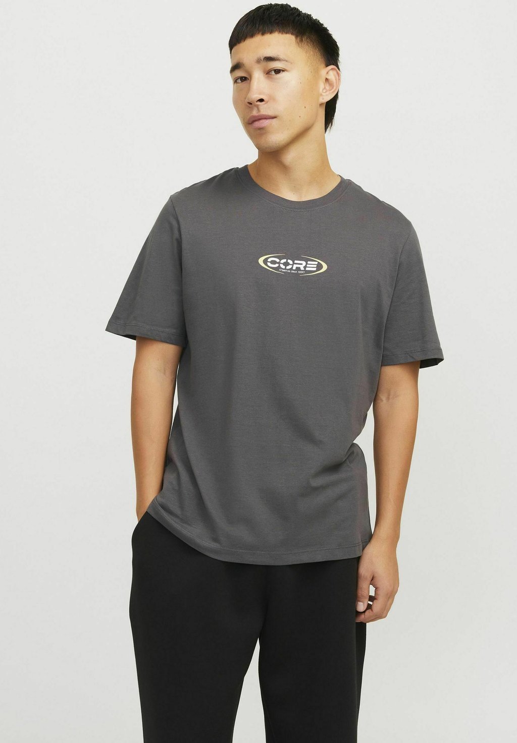 

Футболка с принтом GEDRUCKT RUNDHALS Jack & Jones, серый