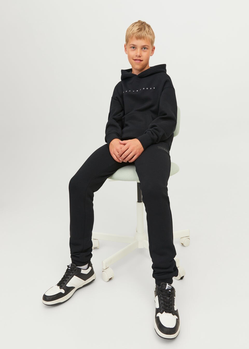 

Jack and Jones Черные спортивные штаны с логотипом Junior (6–16 лет), Черный, Jack and Jones Черные спортивные штаны с логотипом Junior (6–16 лет)
