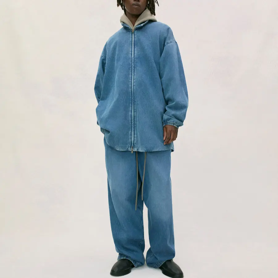 Футболка джинсовая оверсайз Core Collection Med Wash Fear Of God Essentials — фото 4