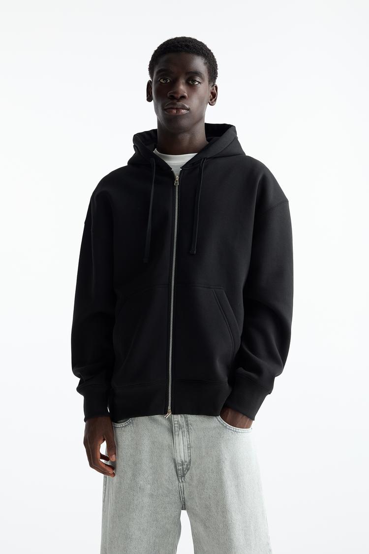 

Базовая толстовка с капюшоном на молнии Pull And Bear, черный