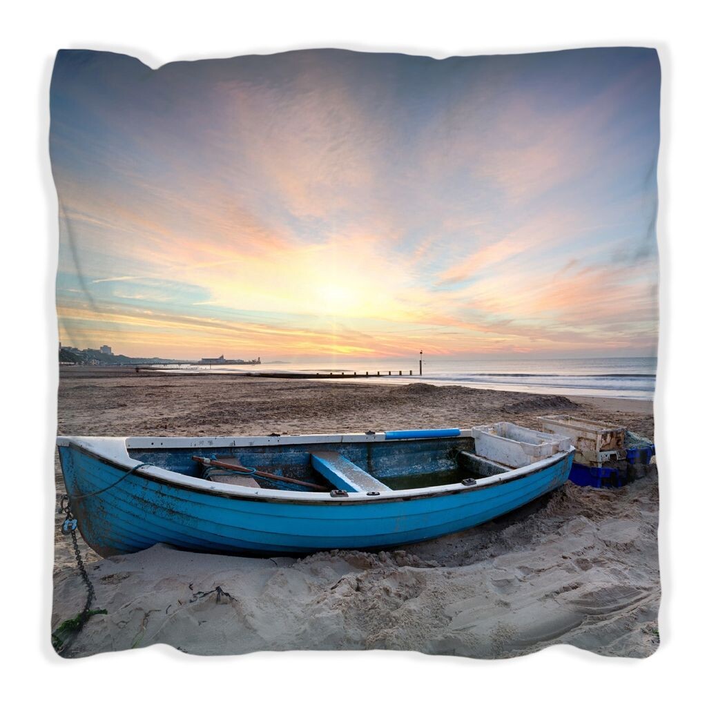 

Подушка Wallario Premium, мягкая поверхность, с изображением рыбацкой лодки на пляже и заката, размер: 60 x 60 см, с белой спинкой