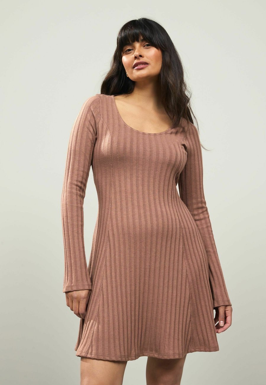 

Платье Next MINI LONG SLEEVE SCOOP NECK, Chocolate Brown/Brown