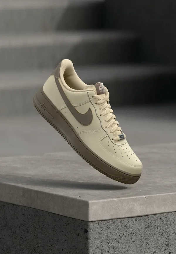Учебные кроссовки air force 1-07 Nike Sportswear, Rattan/Olive Grey