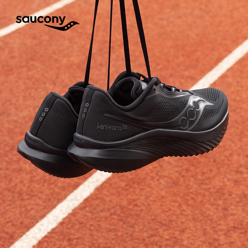 Кроссовки мужские Kinvara 15 с низким верхом, черные Saucony — фото 4