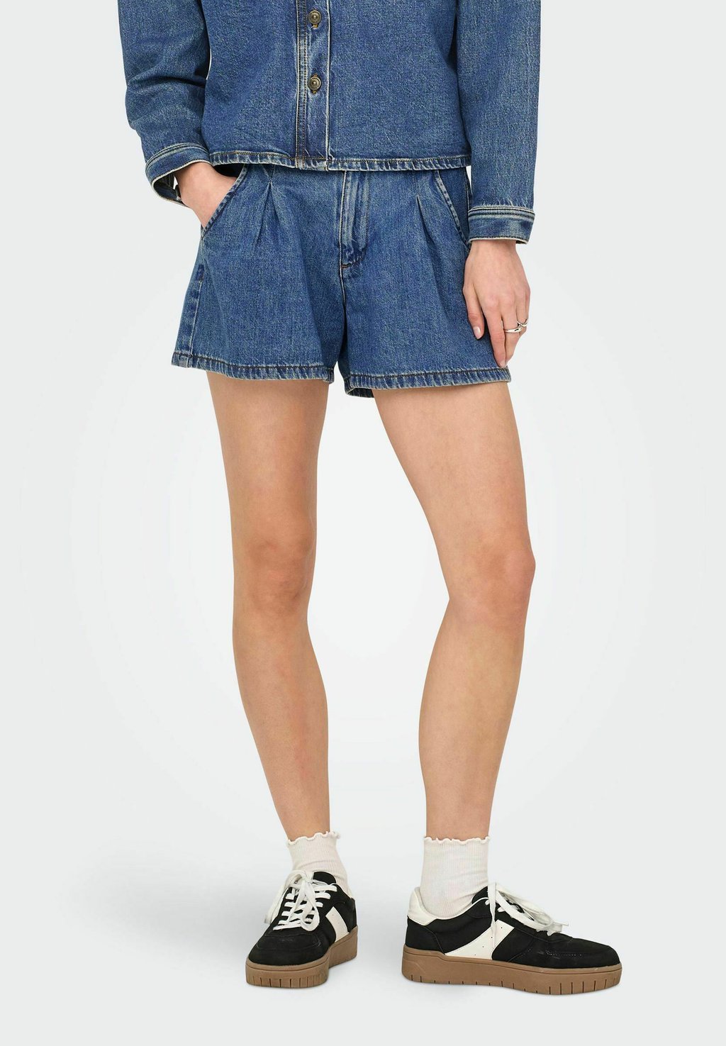 

Джинсовые шорты ONLY, цвет Light Blue Denim