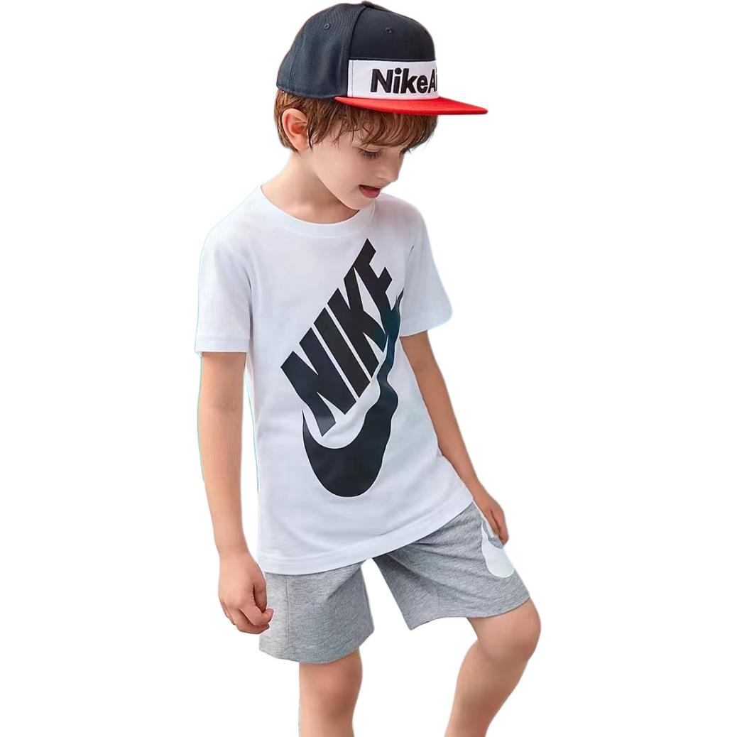 Детский спортивный комплект Nike белый/черный (футболка и шорты) — фото 4