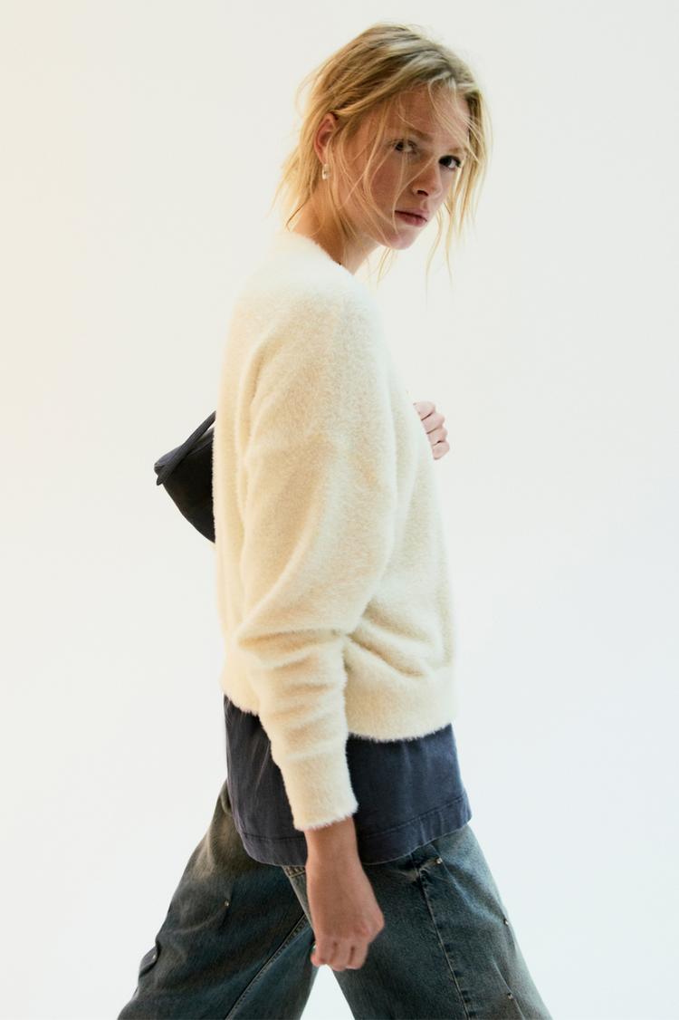 

Свитер из искусственного меха Pull And Bear, экрю