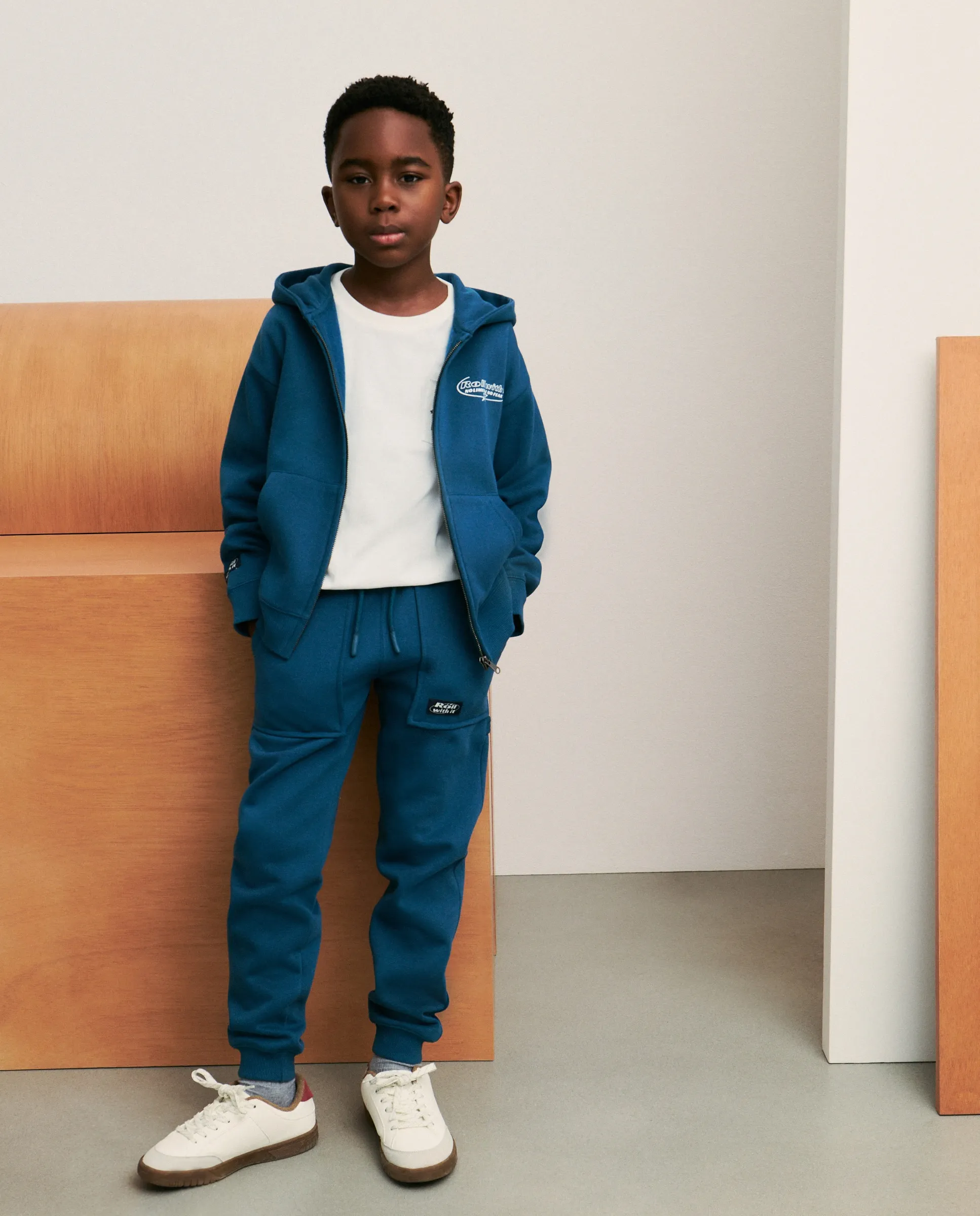 

Детские штаны из флиса с фантазийными вырезами Kids El Corte Inglés, синий