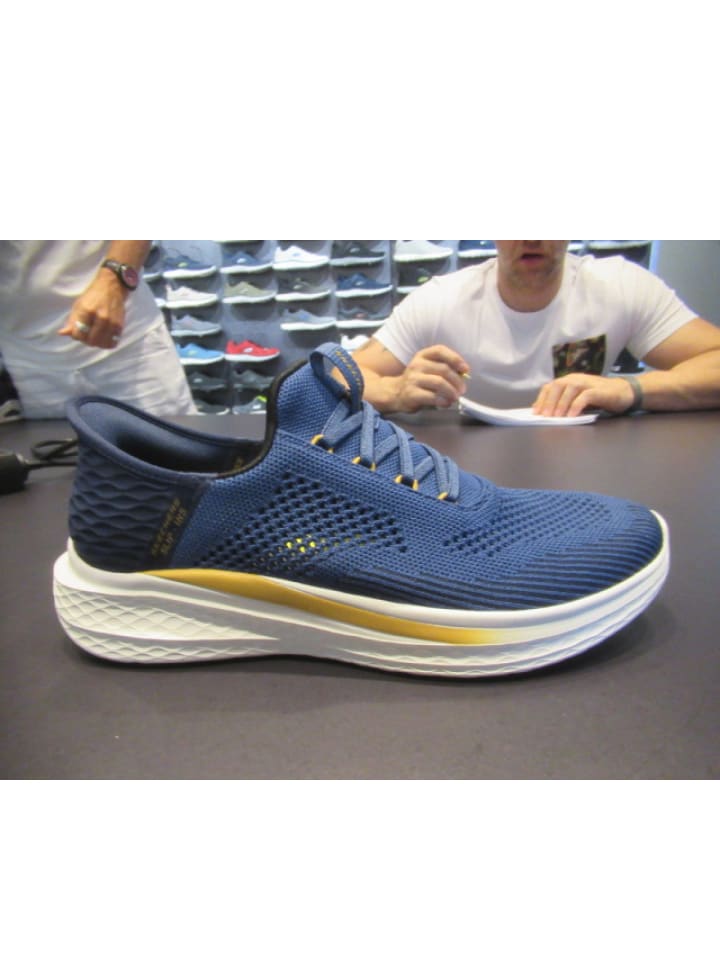 

Skechers Footwear Спортивные кроссовки Slade Slip In синего цвета