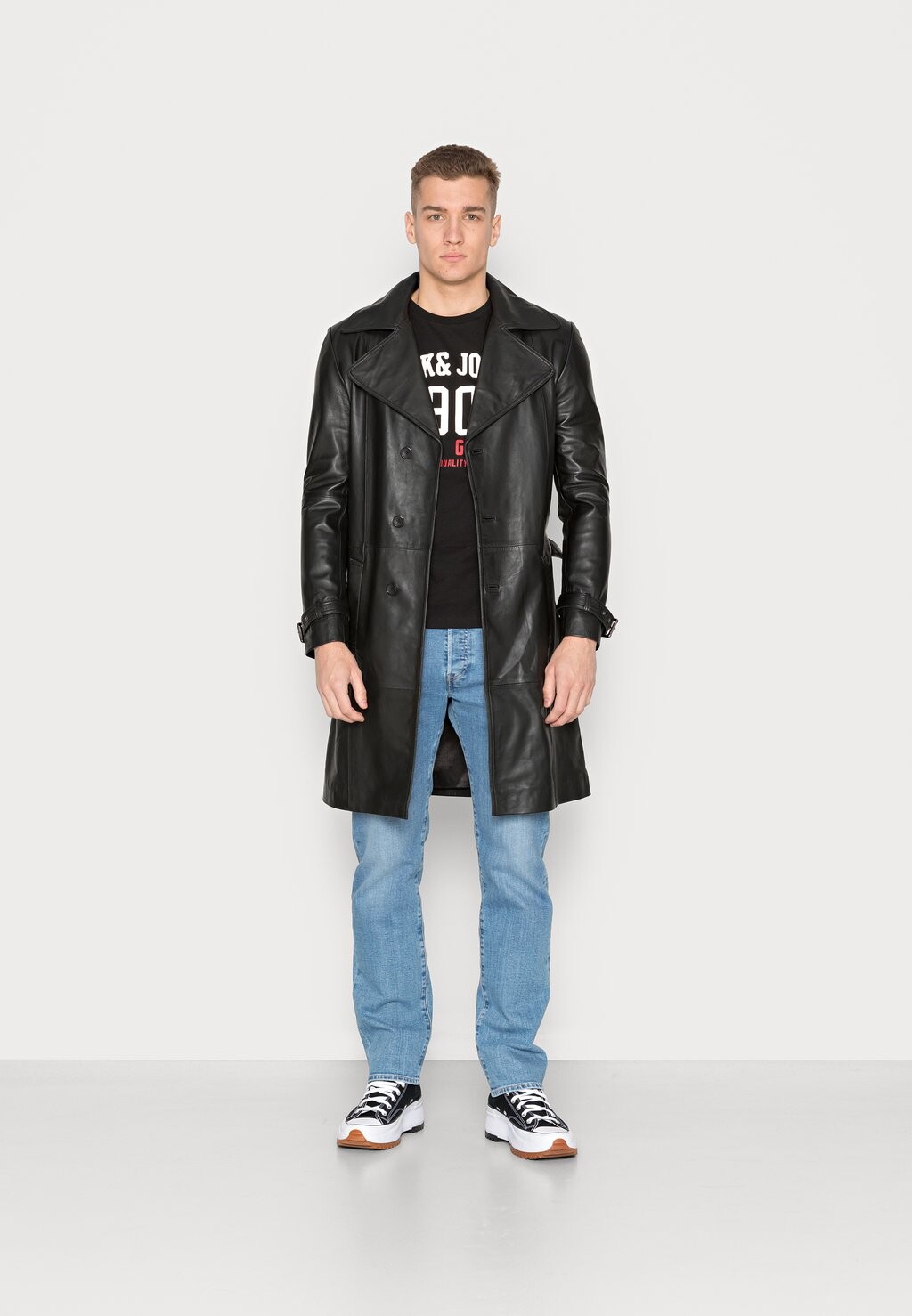 

Футболка с принтом Jack & Jones, черный