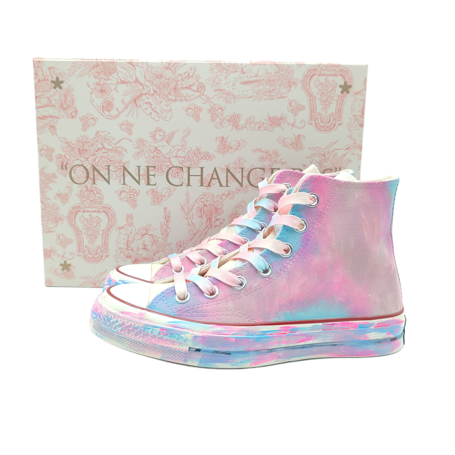 

1970-е годы. Холщовые кеды унисекс с высоким берцем, синий/розовый Converse