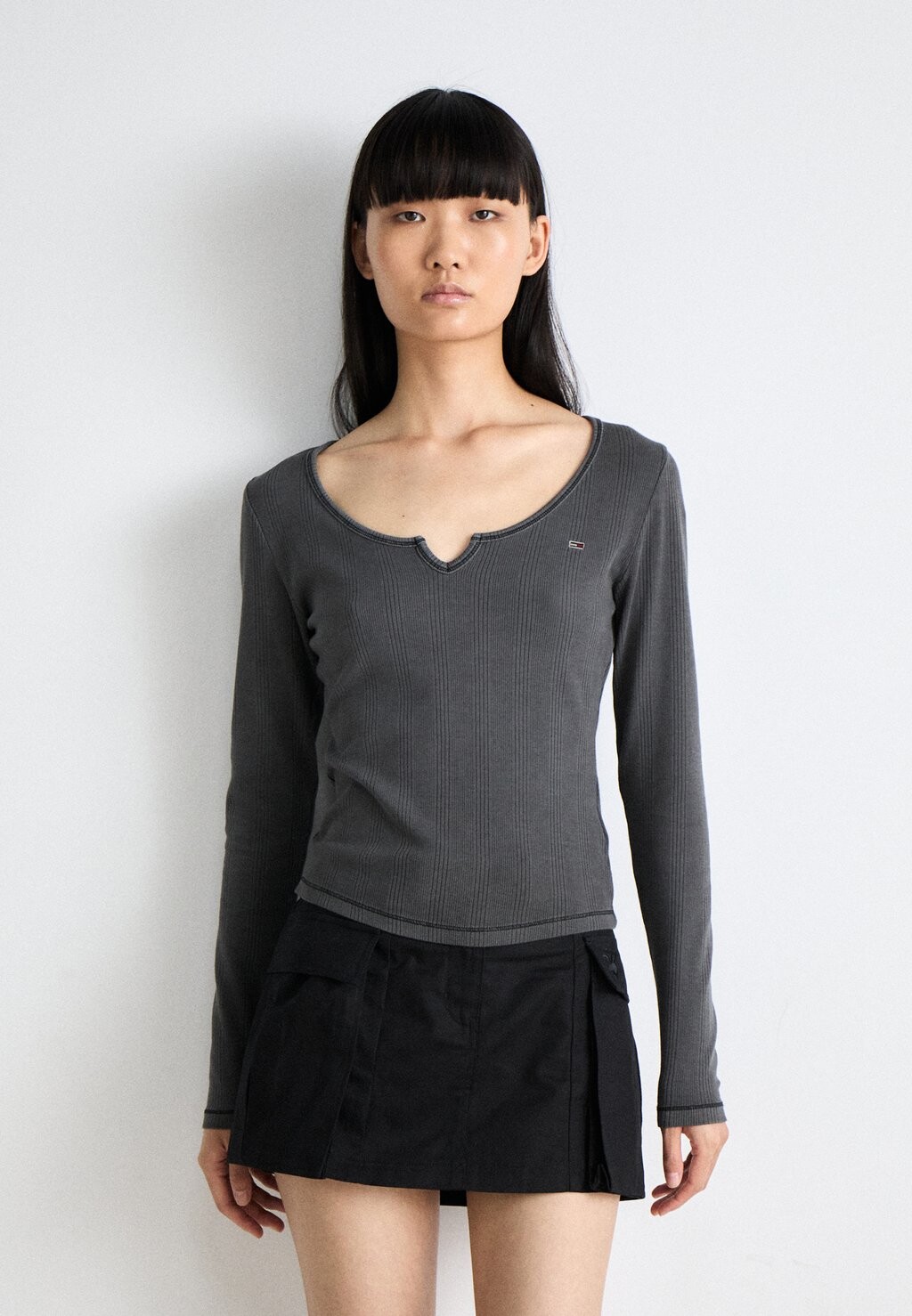 

Топ с длинным рукавом Slim Neckline Detail Tommy Hilfiger, черный