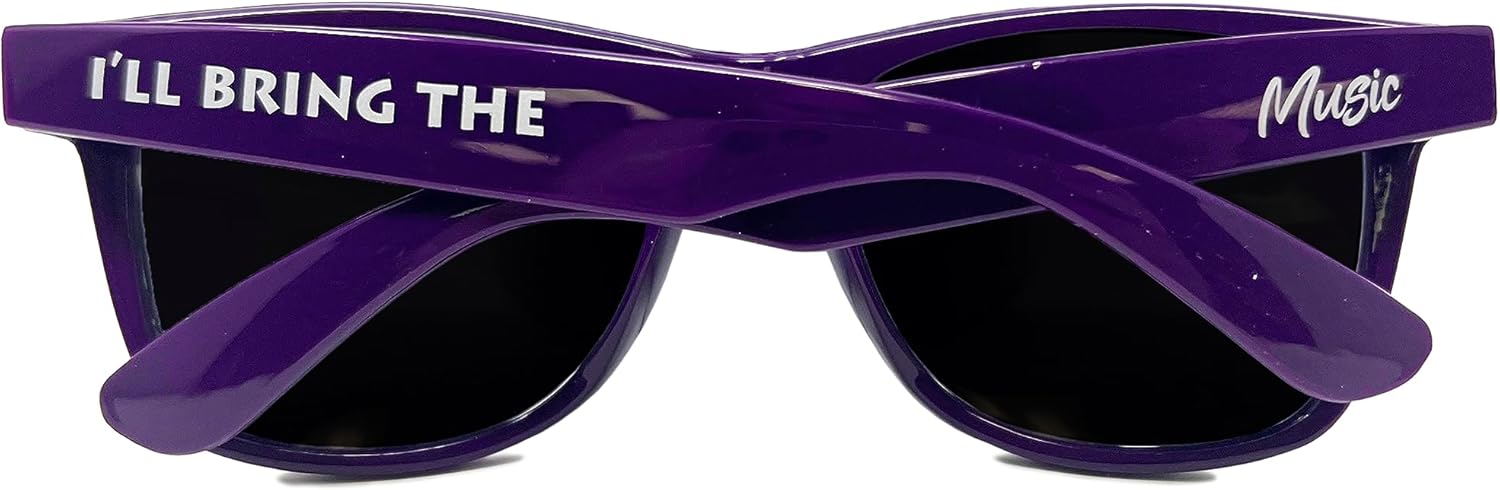 

Стильные поляризованные солнцезащитные очки Funky Junque в стиле ретро — защита от УФ-излучения, классические очки унисекс — для девичника, однотонные, в выгодных комплектах, I'll Bring the - Music (Dark Purple)