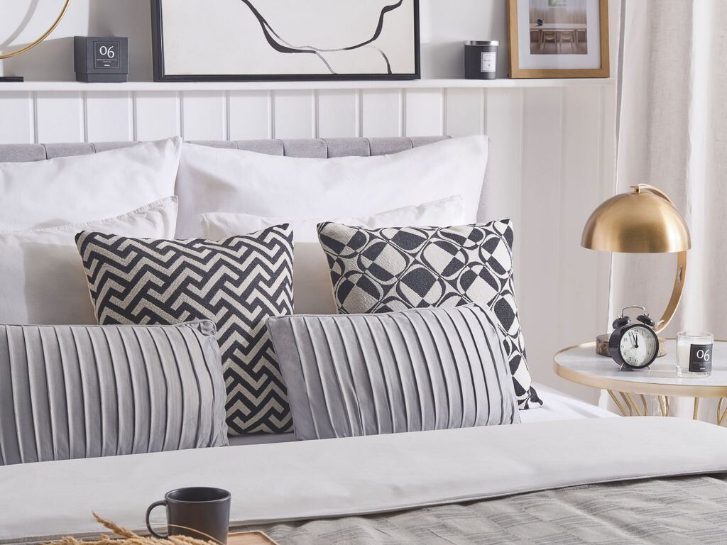 

Декоративные подушки BELIANI серые 50 х 30 см в наборе из 2 штук в мягком чехле с наполнителем в полоску гостиная, спальня прямоугольный современный дизайн