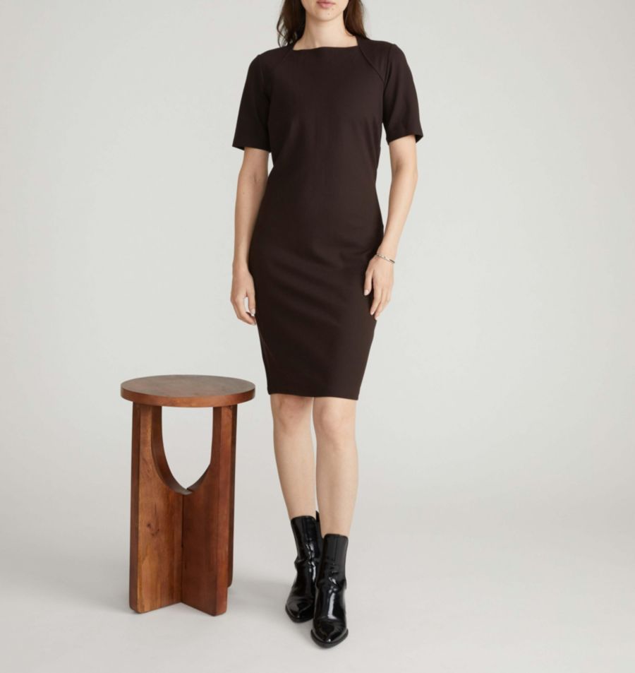 

Платье из ткани понте с воротником-конвертом больших размеров Universal Standard, Espresso