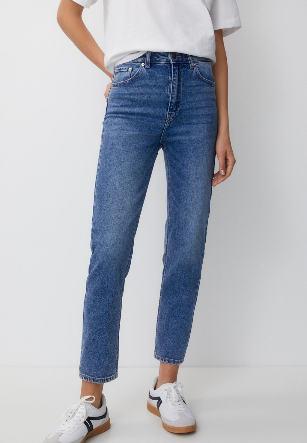 

Джинсы-сигареты Basic Mom Comfort PULL&BEAR, цвет blue denim