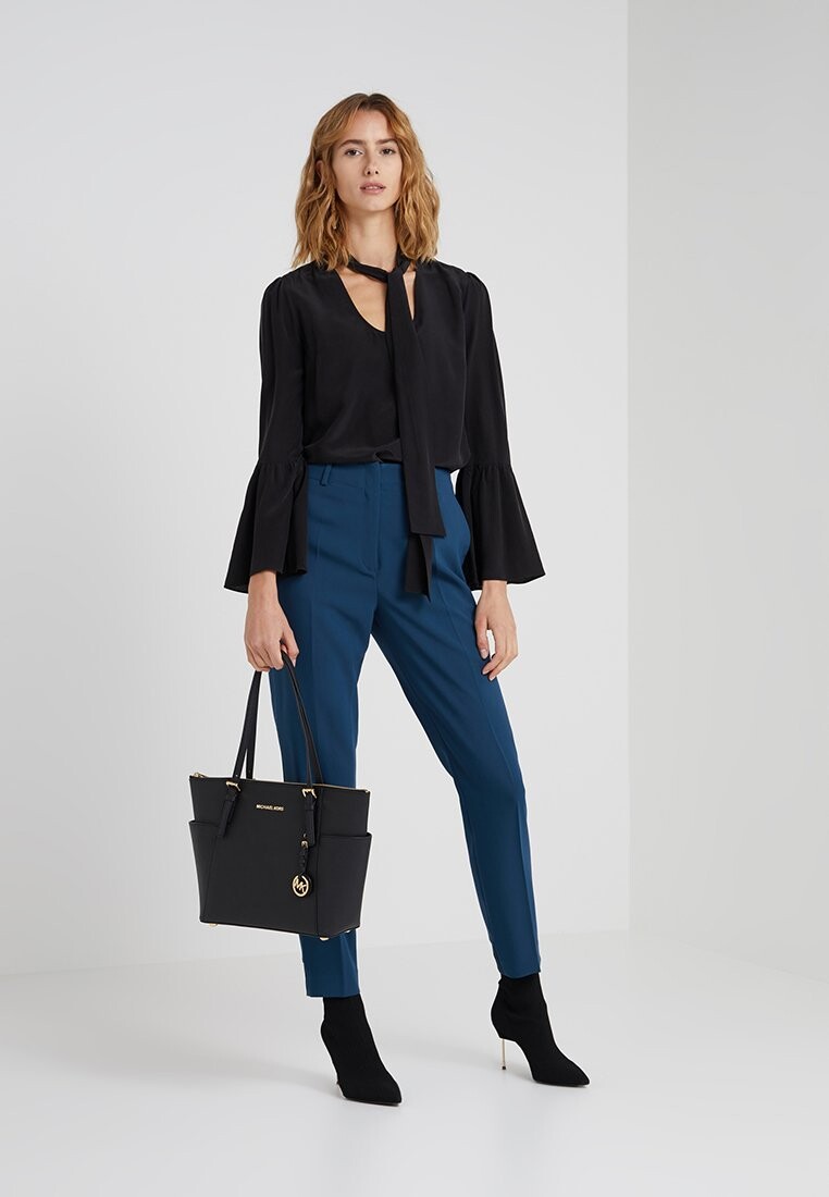 

Сумочка Jet Item Tote Michael Kors, черный