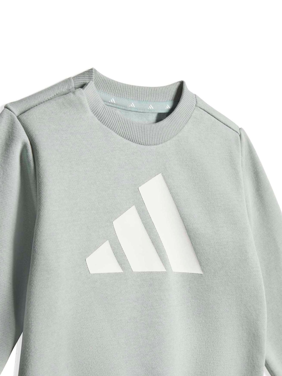 Adidas Sportswear Спортивный костюм 'Essentials' в пастельно-зеленом цвете — фото 4