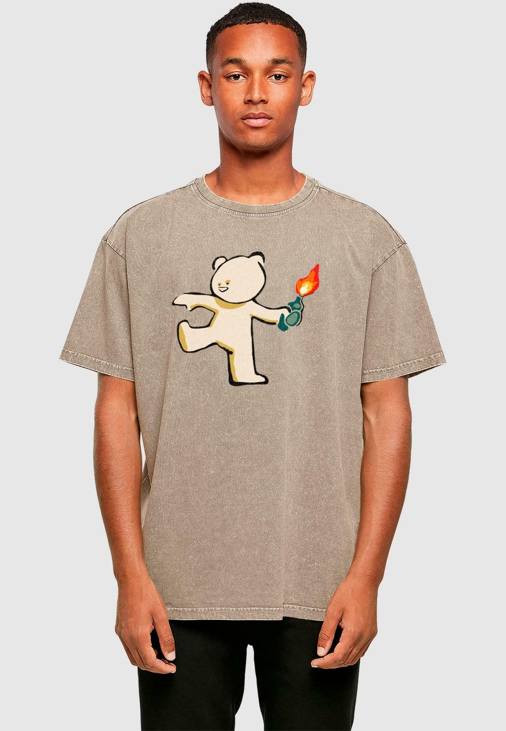 

Футболка с принтом MOLOTOV TEDDY OVERSIZE TEE Merchcode, коричневый