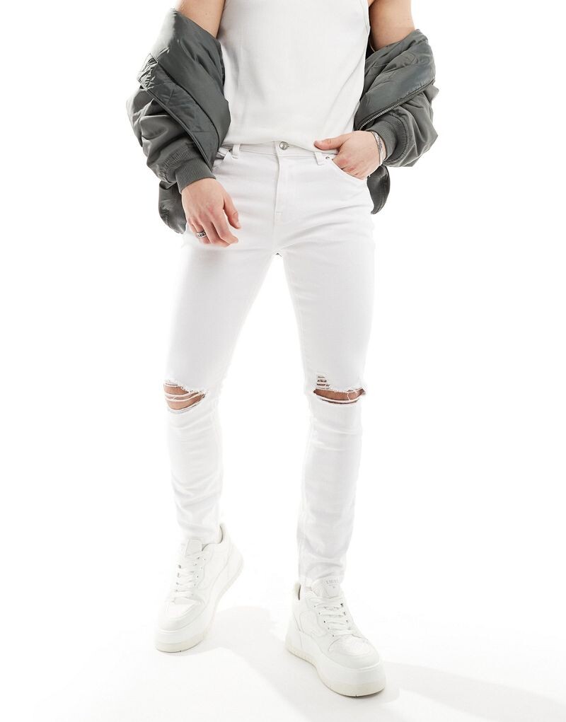 

Белые джинсы с эффектом стрейч и рваными краями ASOS DESIGN