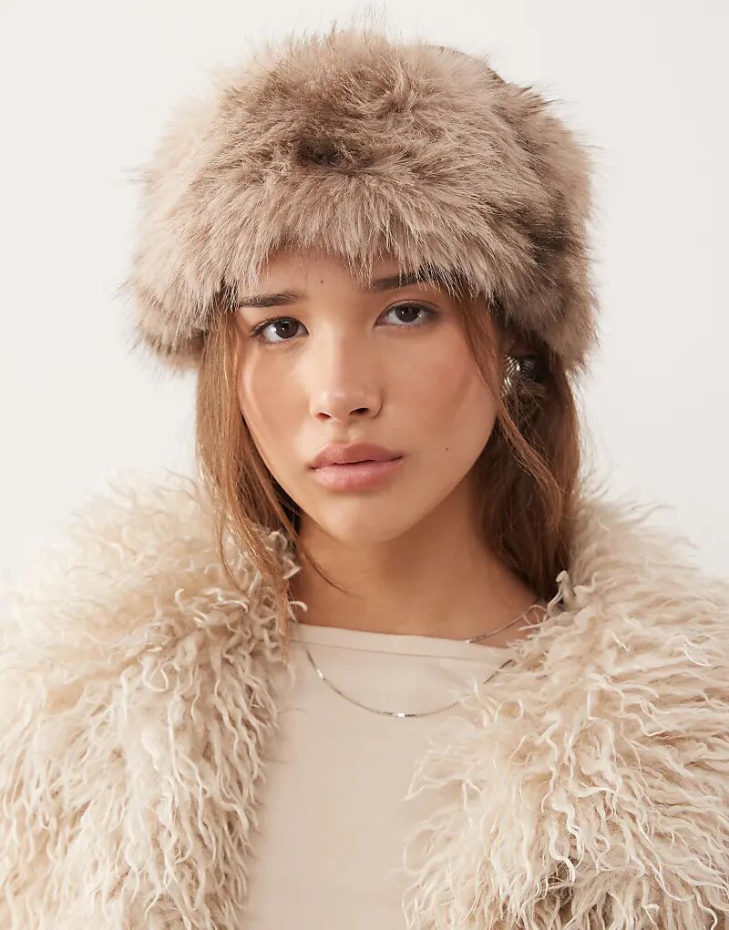 

Повязка на голову из искусственного меха с анималистичным принтом Weekday дни