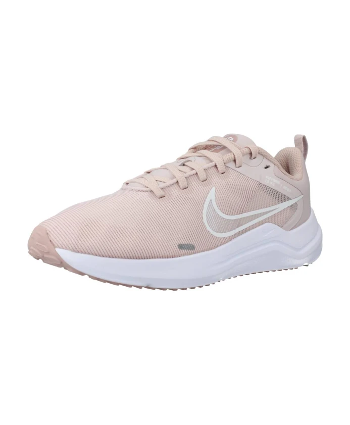 

Стильные женские кроссовки для следящих за модой женщин. Nike, розовый