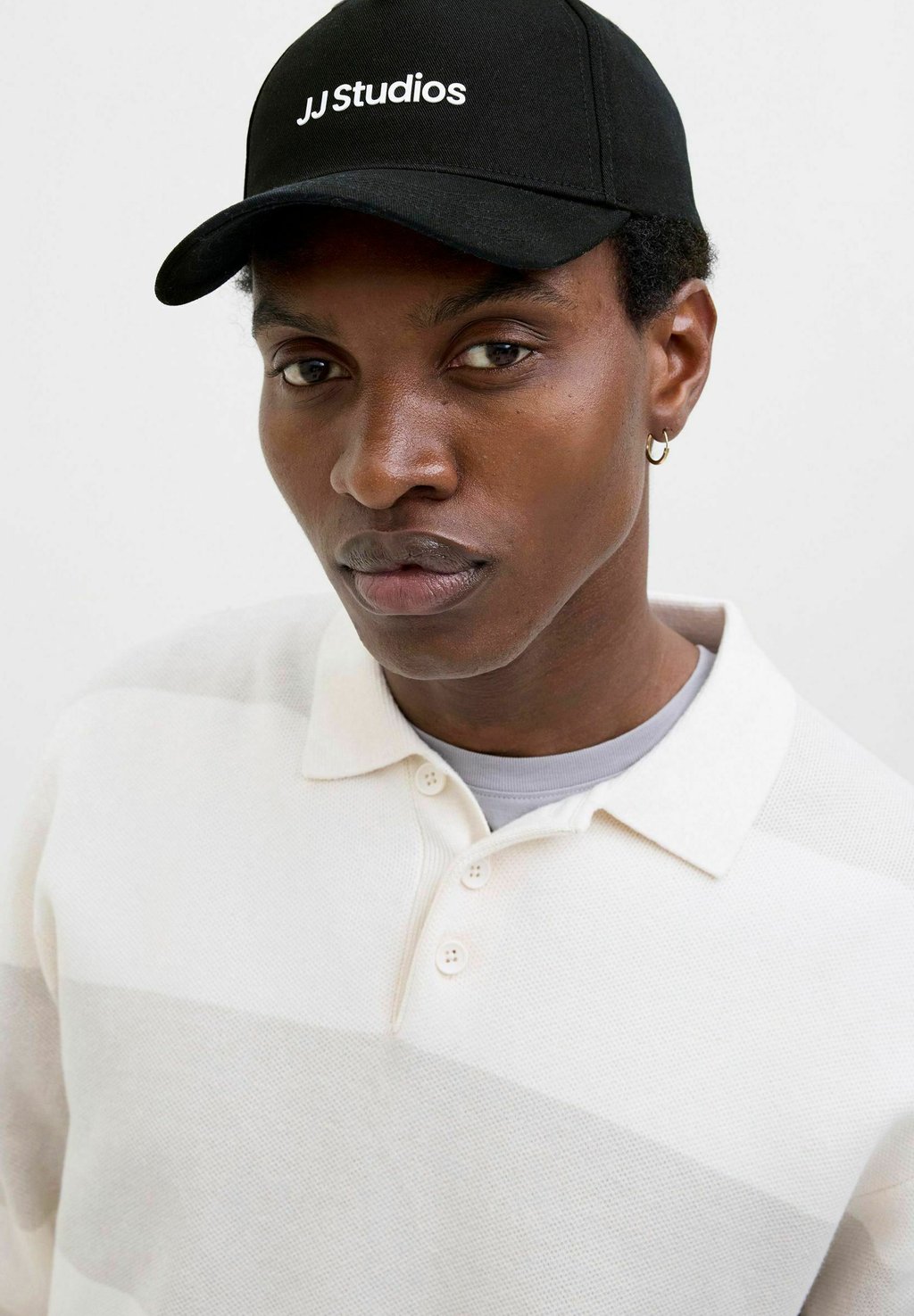 

Бейсболка Jack & Jones, черный