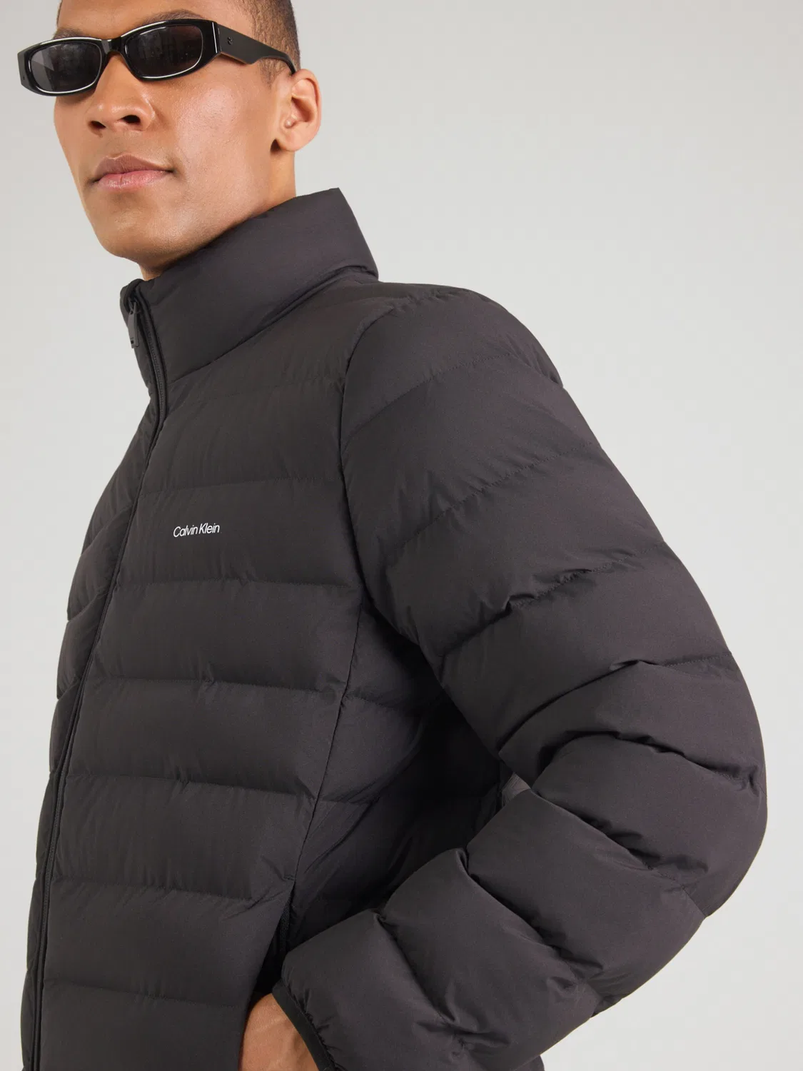Куртка Calvin Klein Between-Season Jacket CLASSIC черного цвета — фото 2