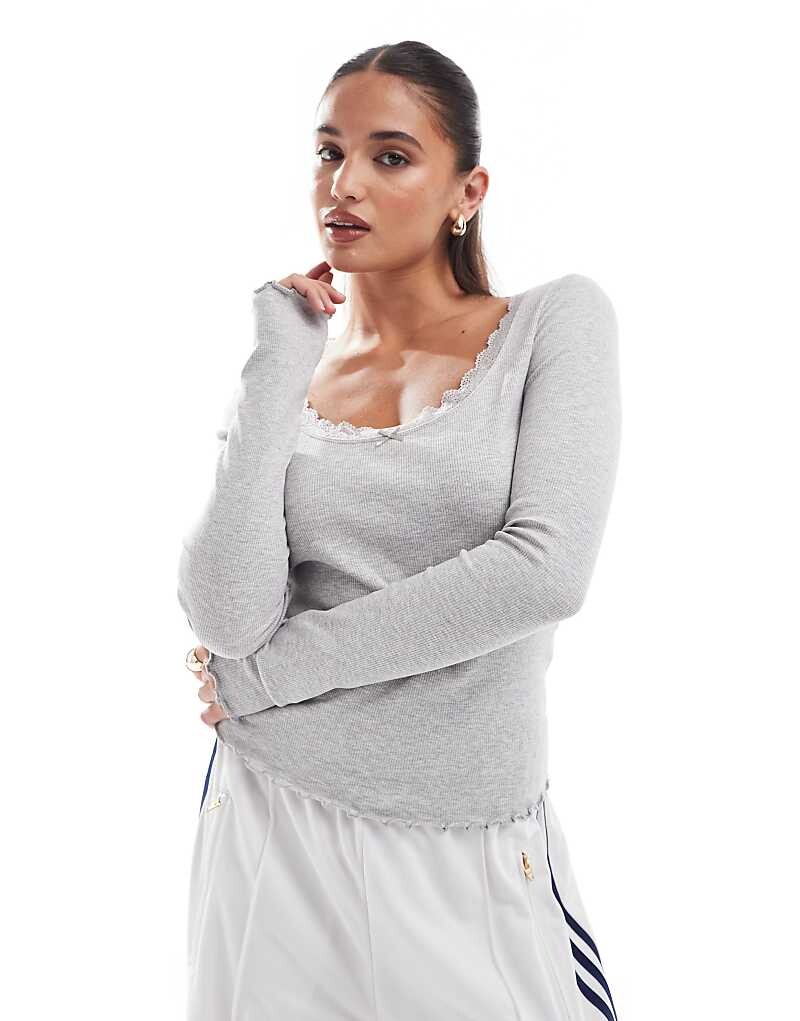 

ASOS DESIGN – Серая футболка с длинными рукавами, овальным вырезом и кружевной отделкой