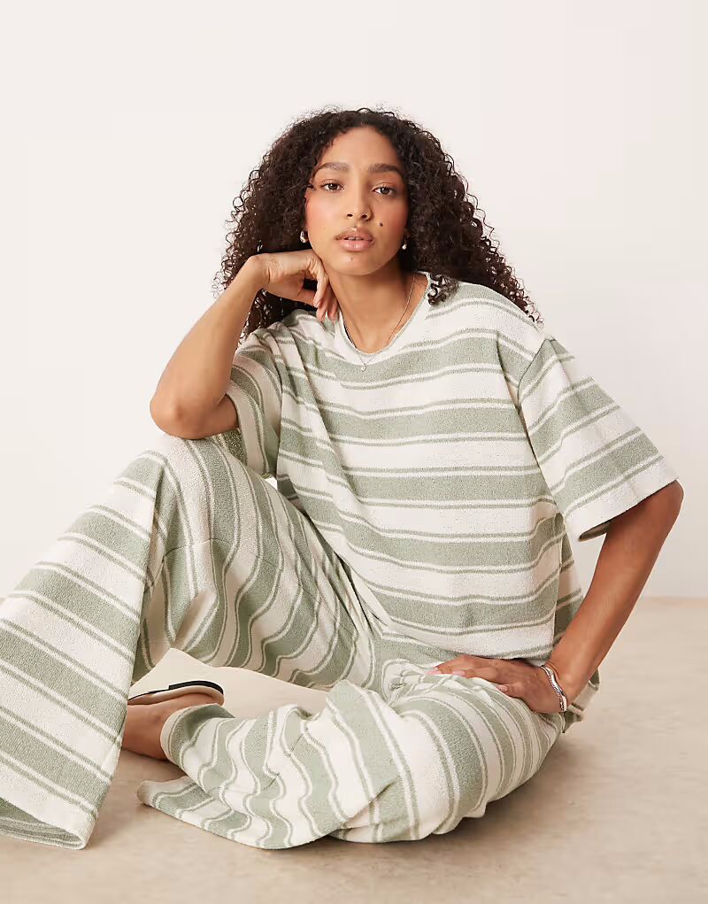 

Футболка оверсайз ASOS DESIGN из трикотажного материала в полоску шалфея