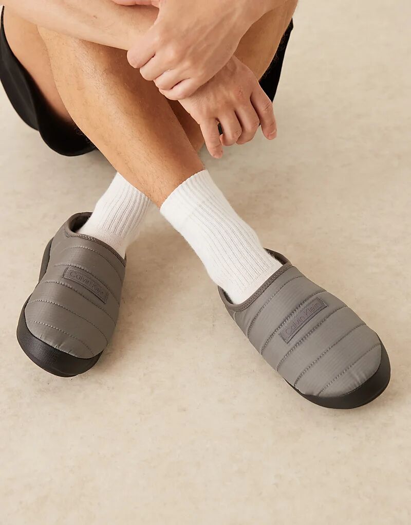 

Тапочки-пуховики Calvin Klein из рипстопа серого цвета