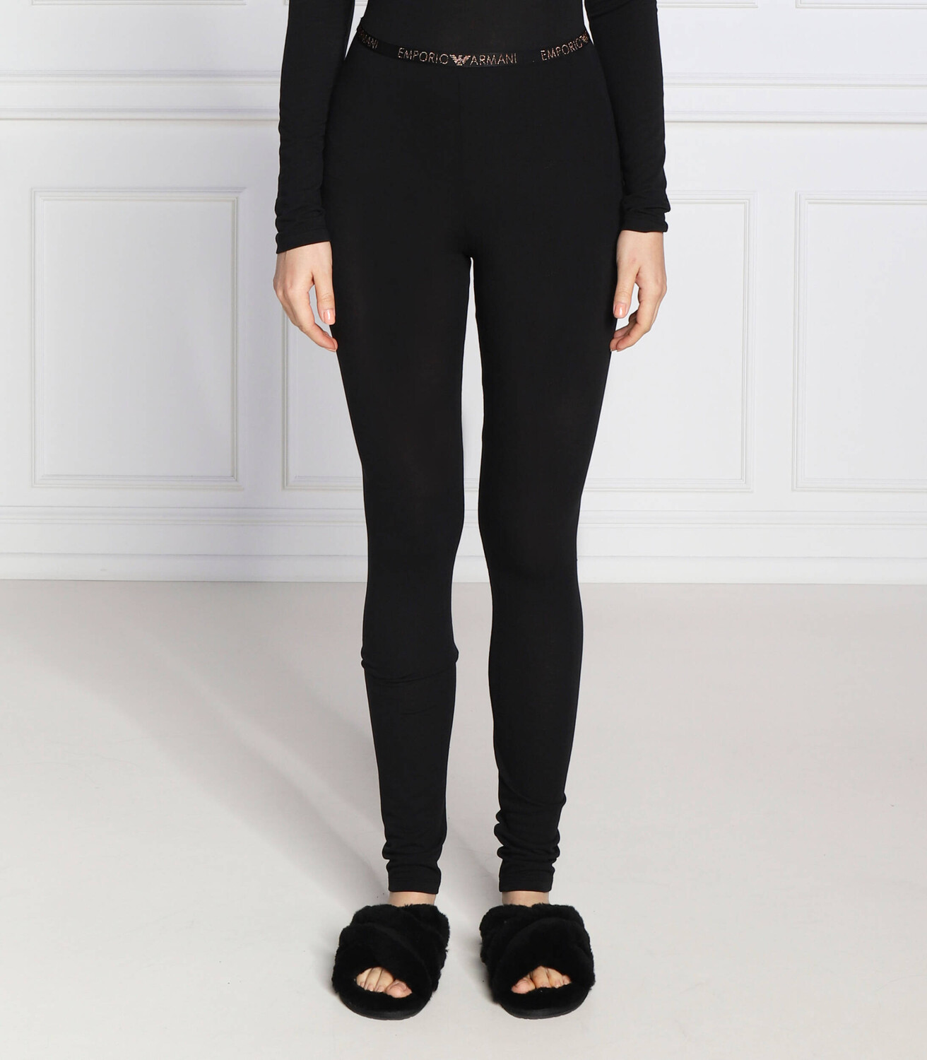 

Леггинсы Emporio Armani slim fit, черный