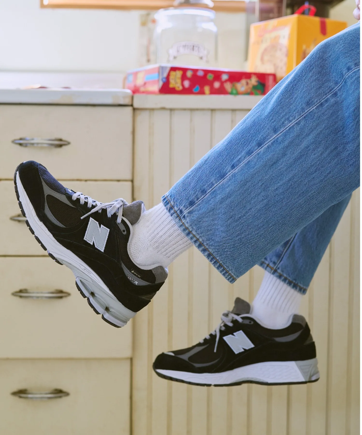 Кроссовки с Gore-TEX и кулонностью M2002RXD New Balance черные