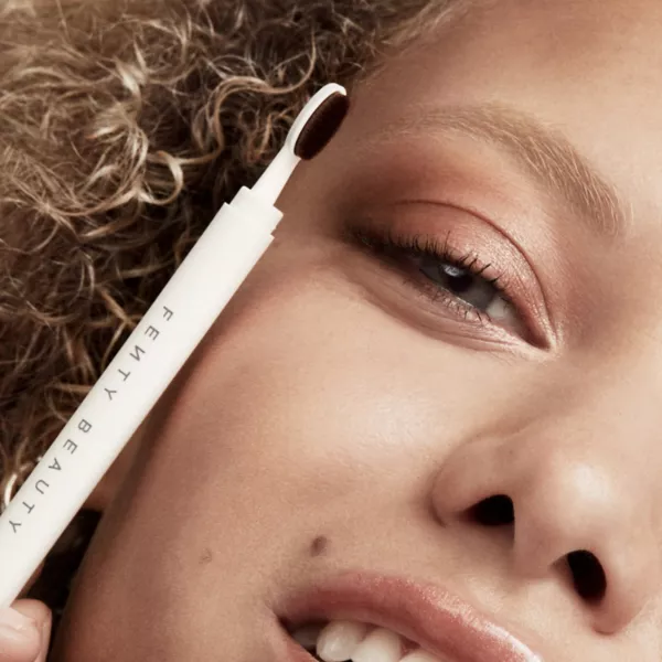 Brow mvp ультратонкий карандаш и стайлер для бровей Fenty Beauty By Rihanna, цвет auburn — фото 2