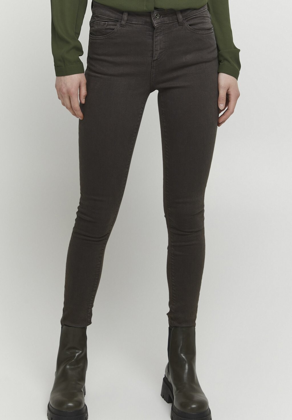 

Джинсы Slim fit b.young