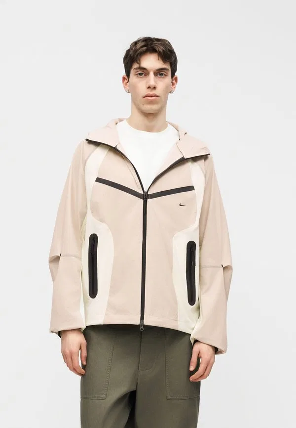 Легкая куртка Nike Sportswear, Cream/Volt Tint/Black — фото 3