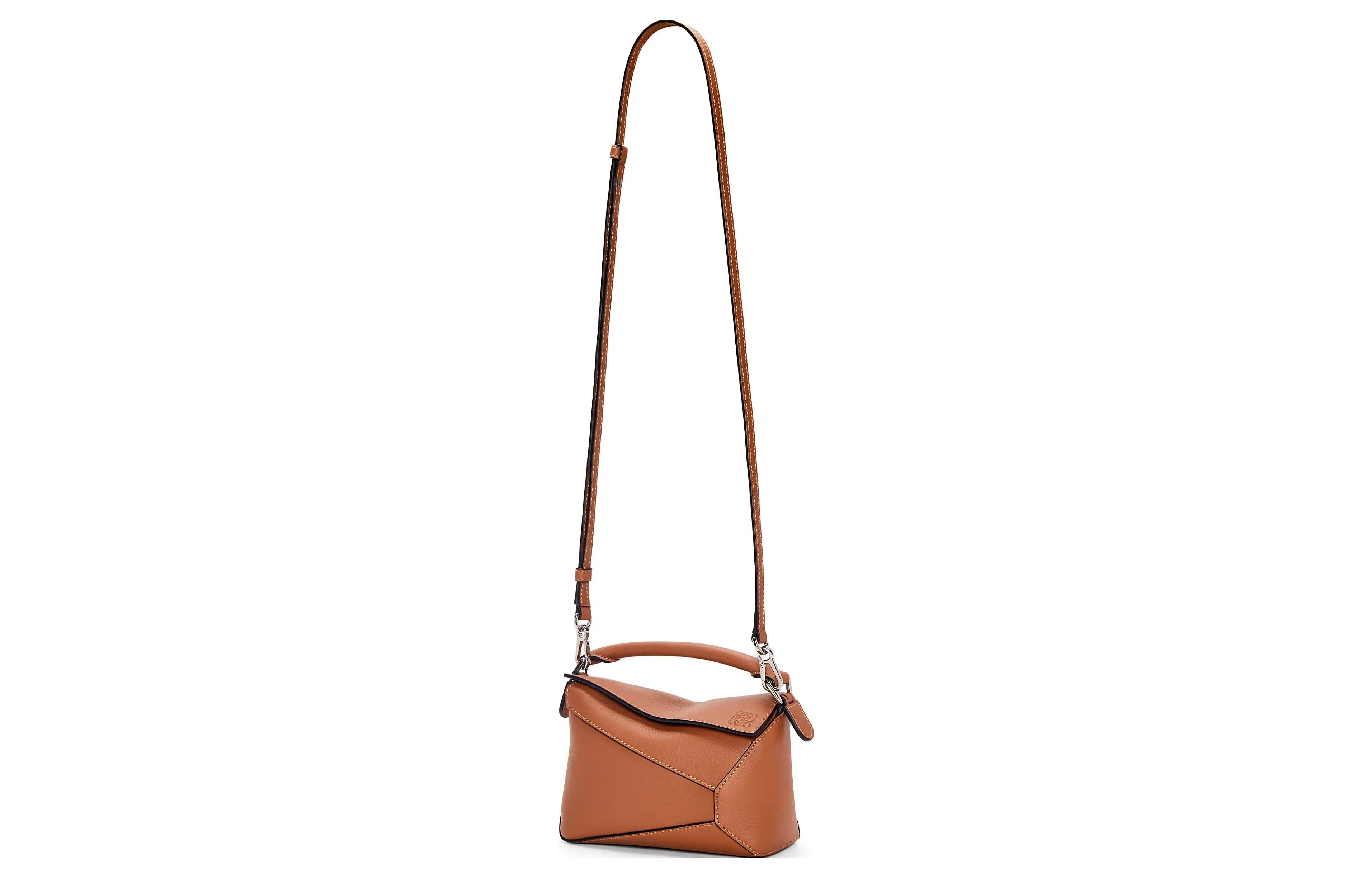 LOEWE Кожаная головоломка с коровой мини-сумка через плечо женская сумка кроссбоди бежевая — фото 3