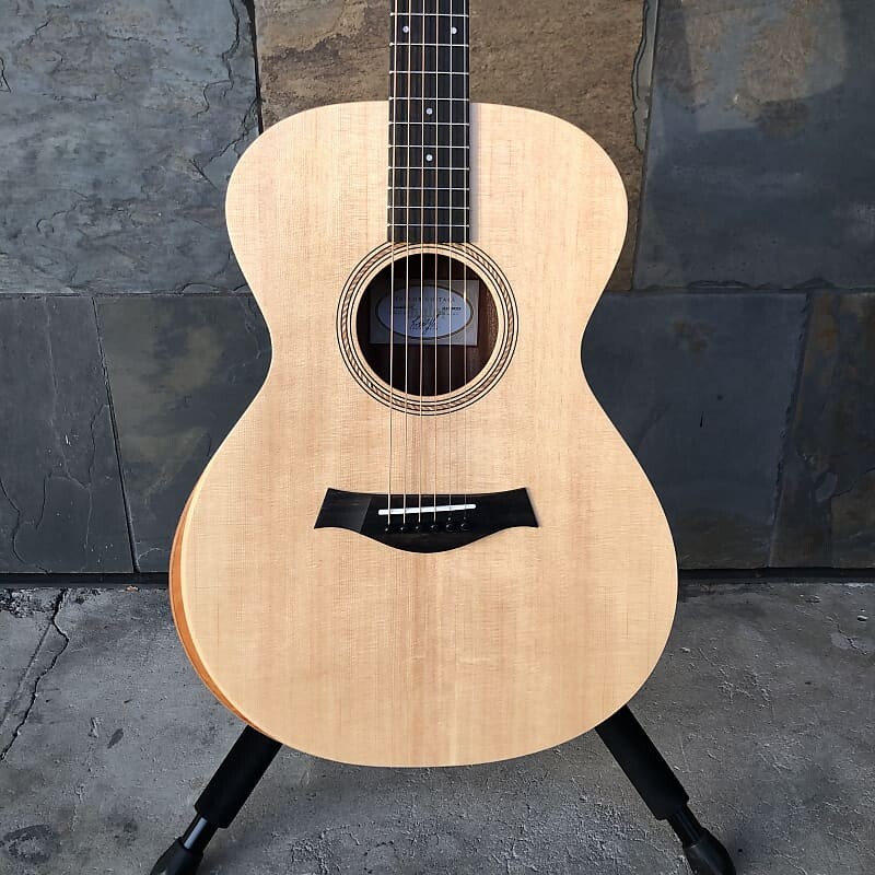 

Акустическая гитара Taylor Academy 12 Guitar