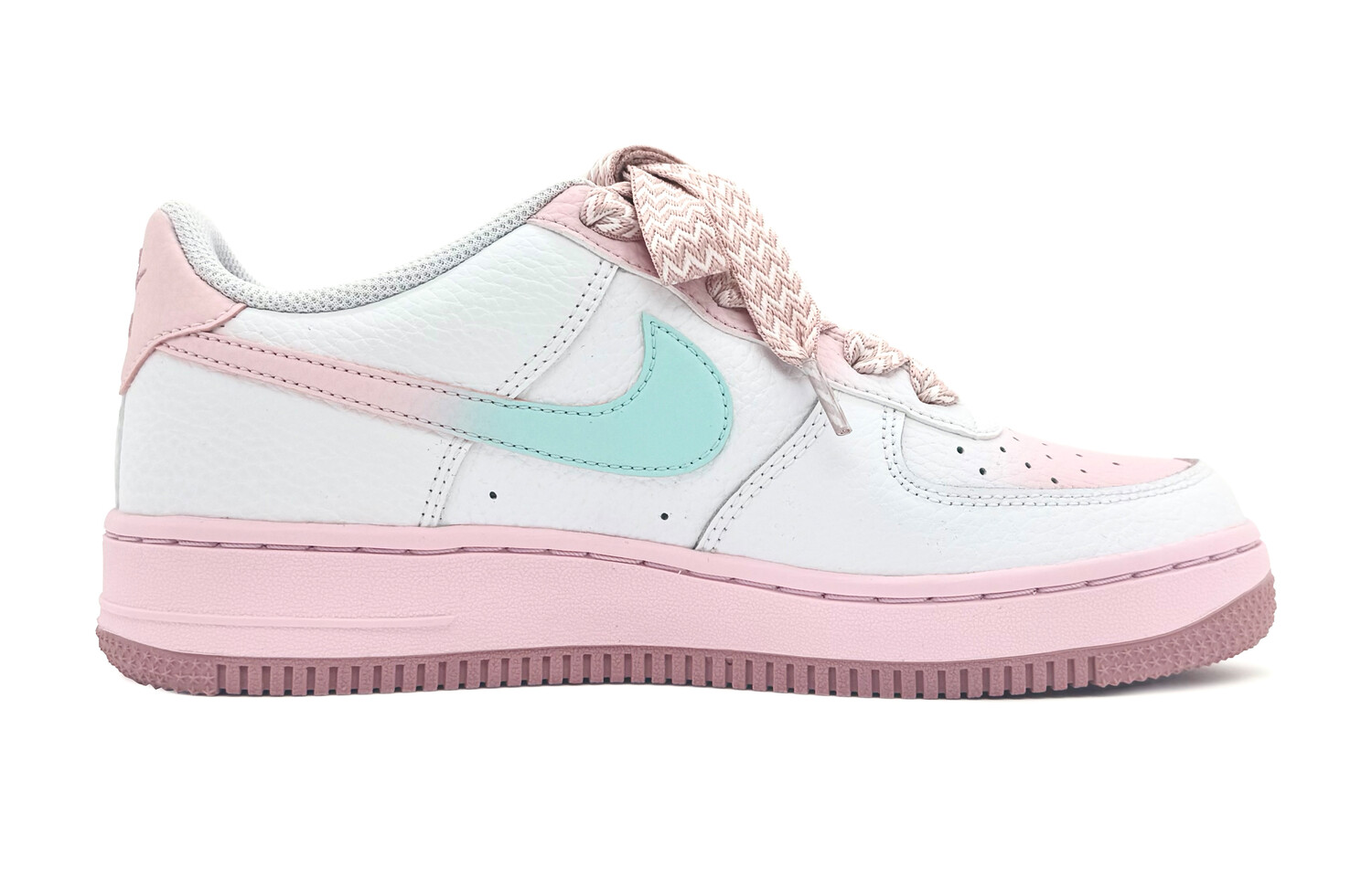 

Женские кроссовки для скейтбординга Nike Air Force 1, Pink