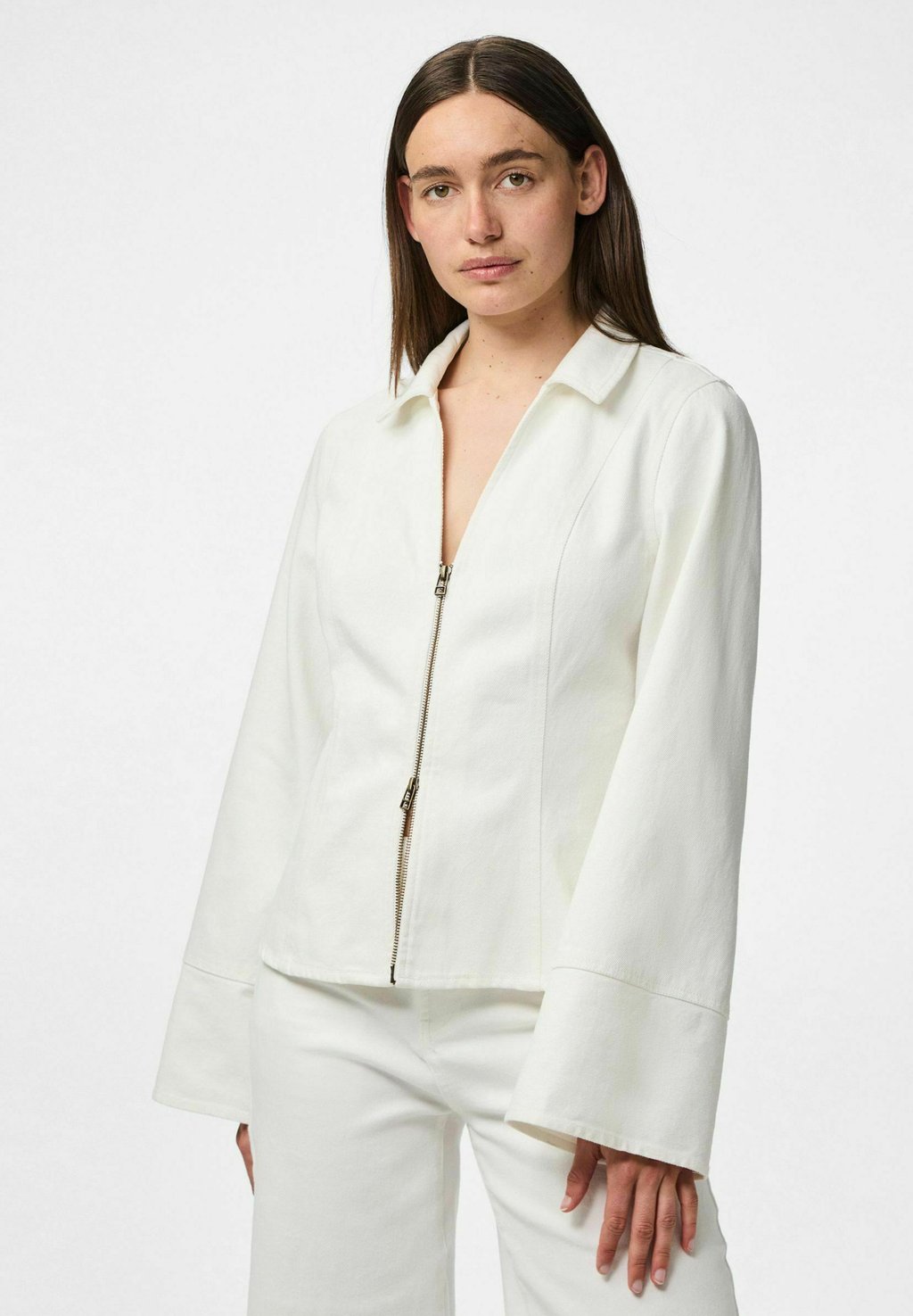 

Летняя куртка Pieces, цвет White Denim