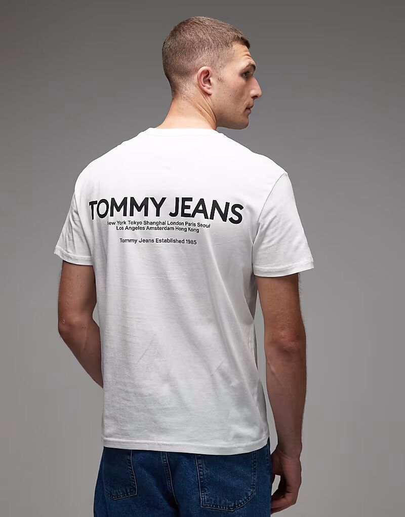 

Футболка с классическим линейным принтом на спине белого цвета Tommy Jeans