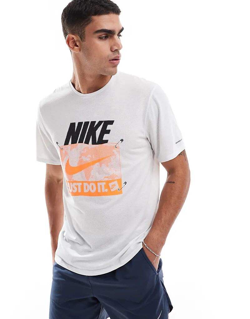 

Футболка с короткими рукавами и графическим принтом Dri-FIT белого цвета Nike Running