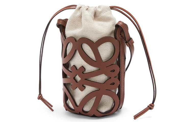 LOEWE Кожаная сумка-ведро через плечо женская бежевая — фото 3