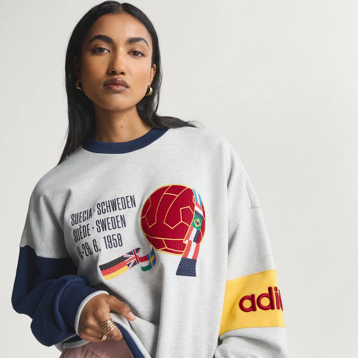 Женский свитшот Sweden World Cup Crew от Adidas